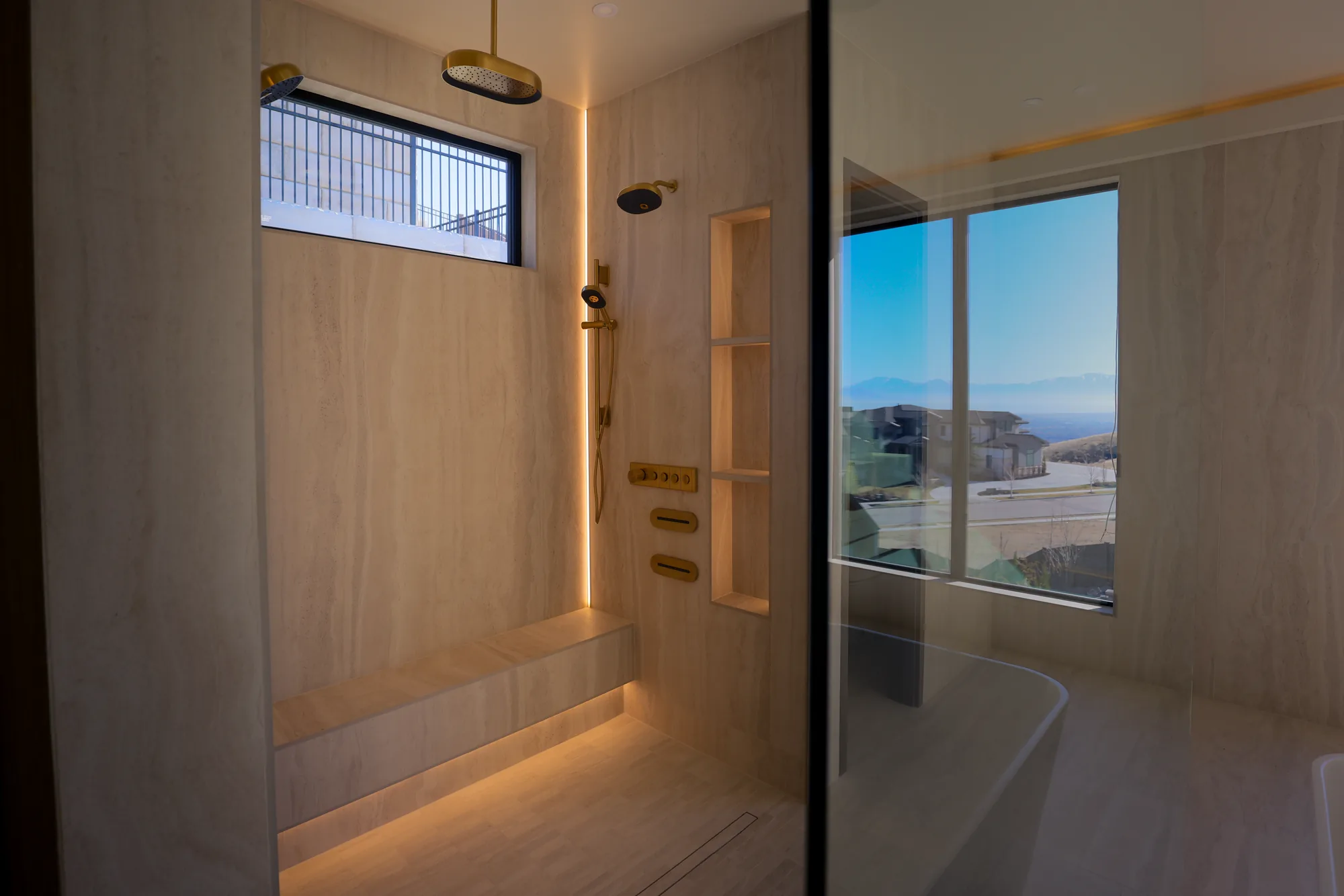 Paredes Residence gallery 13