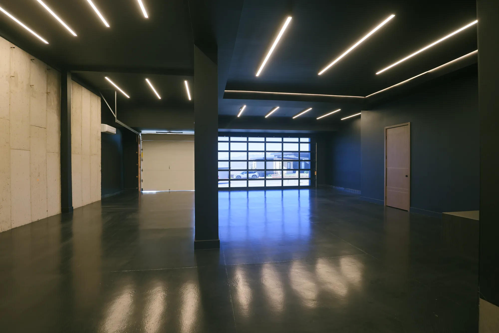Paredes Residence gallery 14