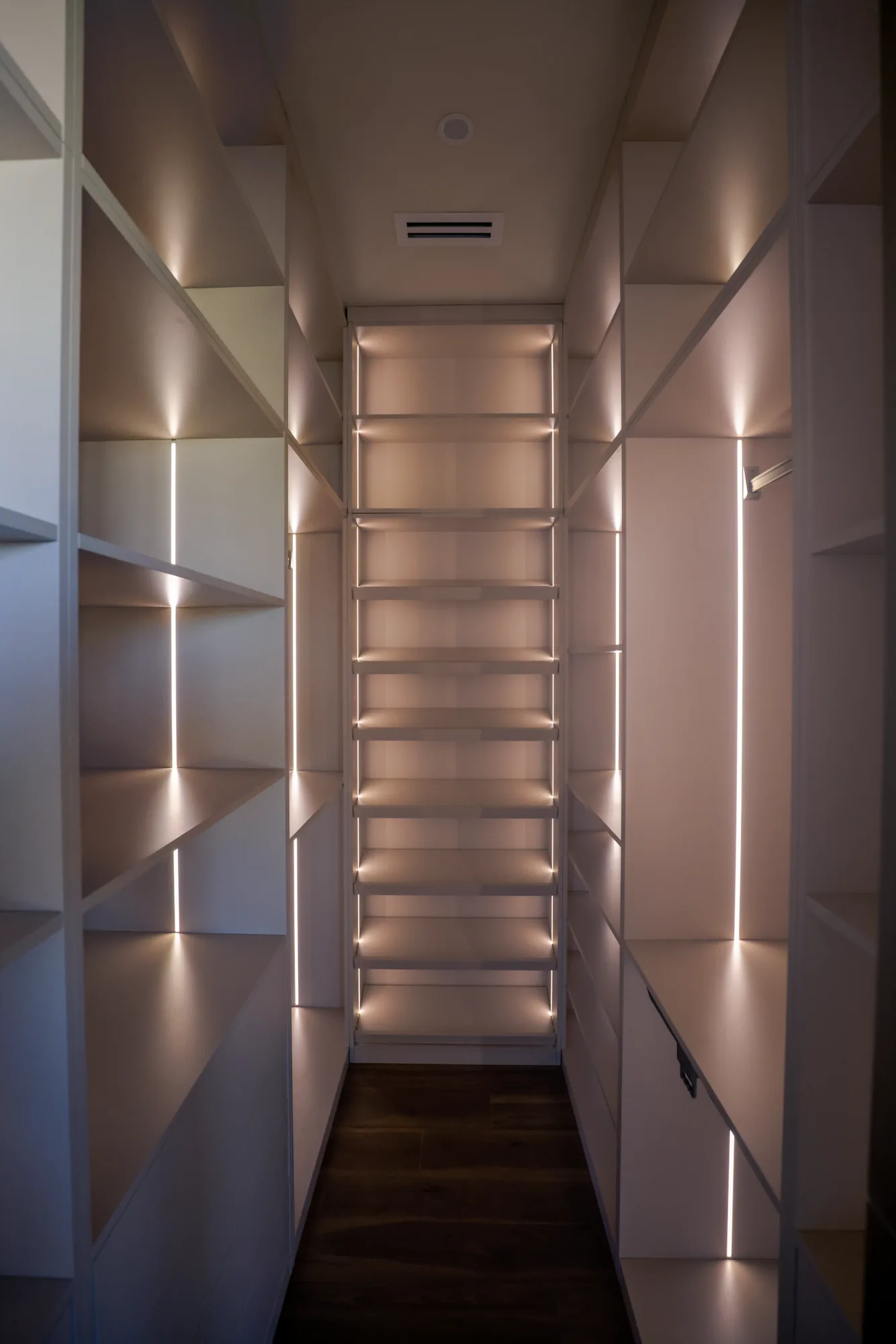 Paredes Residence gallery 2