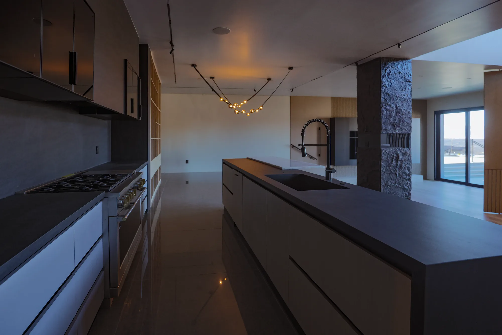 Paredes Residence gallery 8